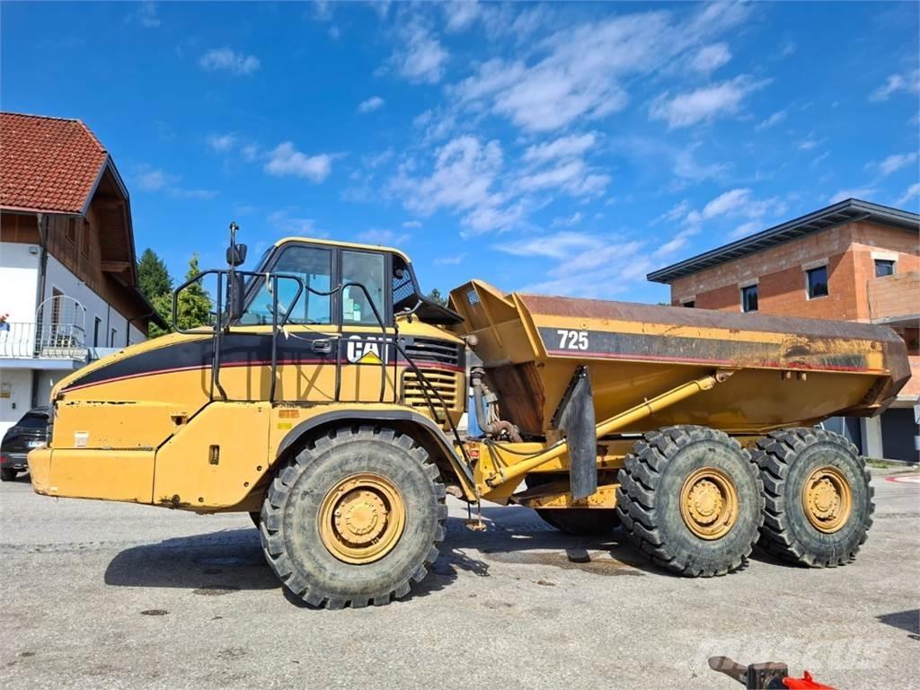 CAT 725 铰接式自卸车