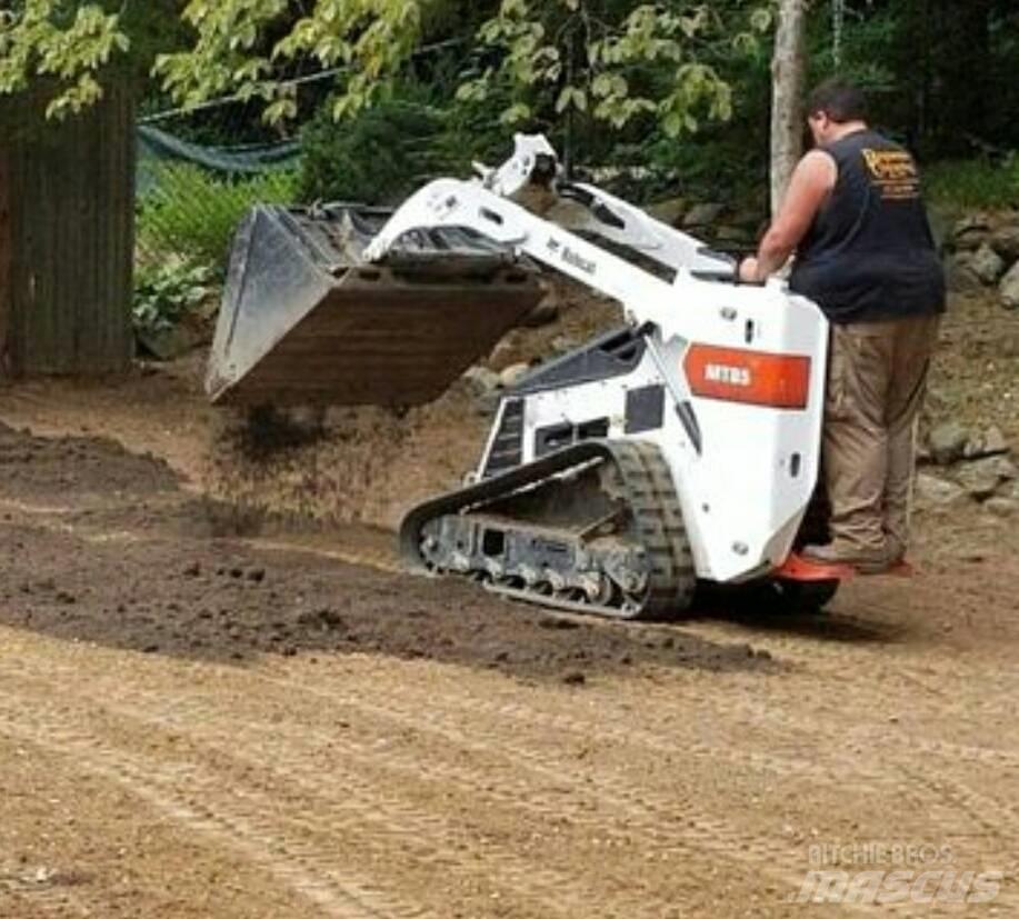 Bobcat MT 85 滑移装载机