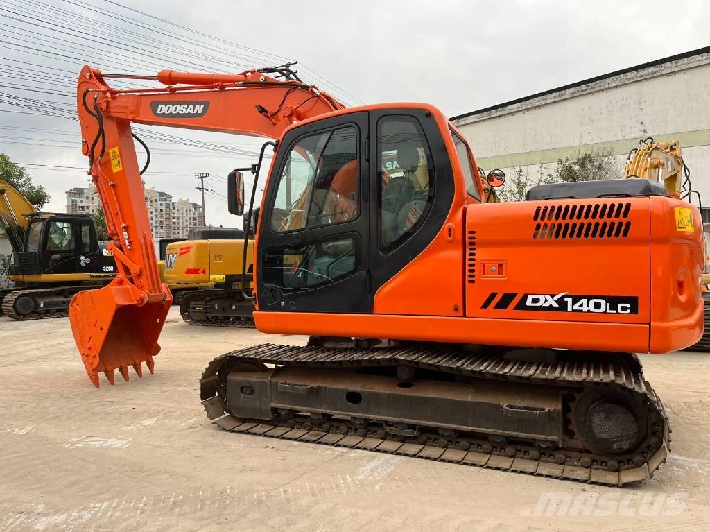 Doosan DX 140 LC 履带挖掘机