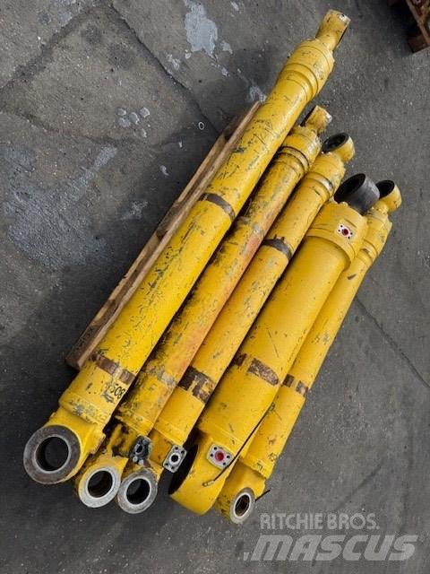 Komatsu PW 180 液压