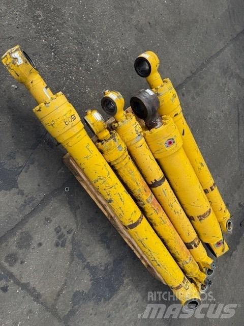 Komatsu PW 180 液压