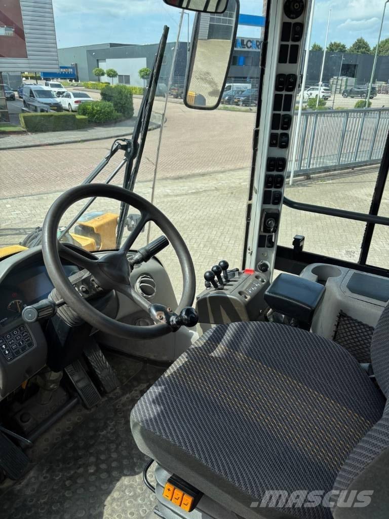Volvo L 70 F 轮式装载机
