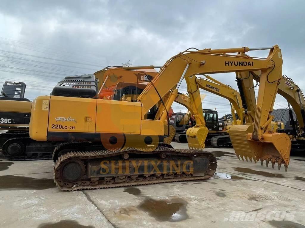 Hyundai Robex 220-7 履带挖掘机