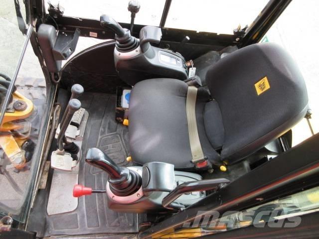 JCB 8026 CTS 小型挖掘机