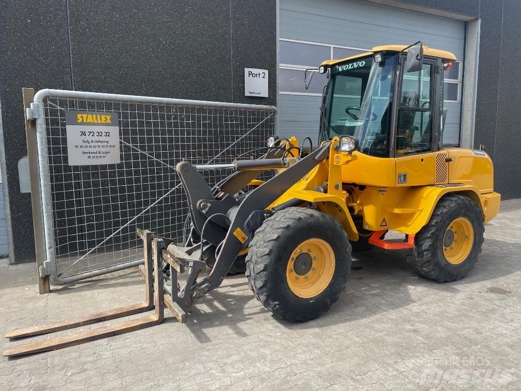 Volvo L30G 小型装载机