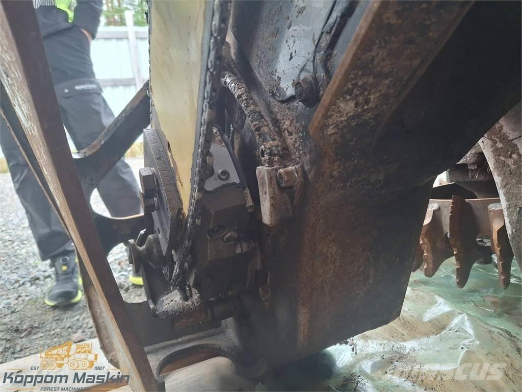 Komatsu C124 收割机机箱