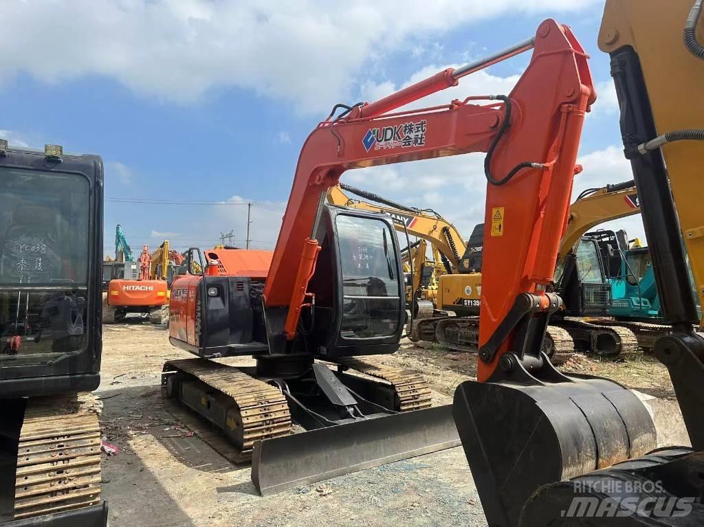 Hitachi ZX 75 中型挖掘机