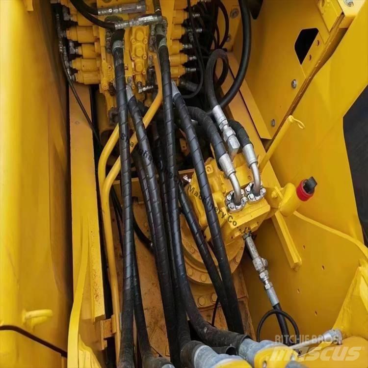 Komatsu 200-8 履带挖掘机