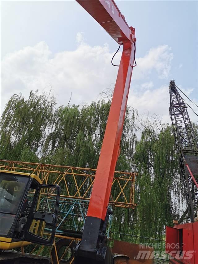 Hitachi EX 220 LC 履带挖掘机