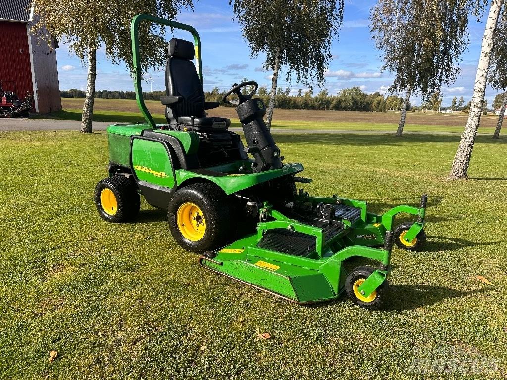 John Deere 1565 骑乘式割草机
