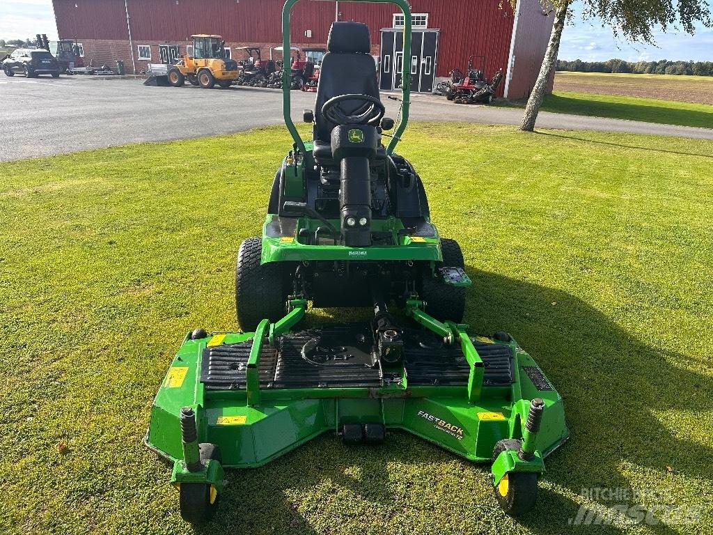 John Deere 1565 骑乘式割草机