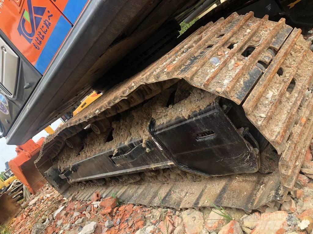 Hitachi ZX 210 履带挖掘机