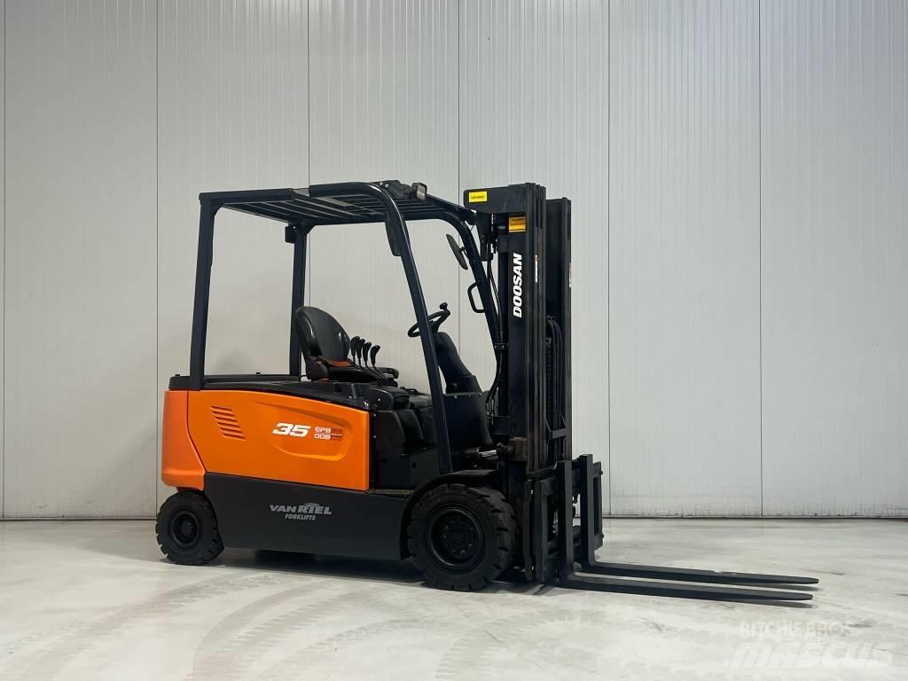 Doosan B35X-7 电动叉车
