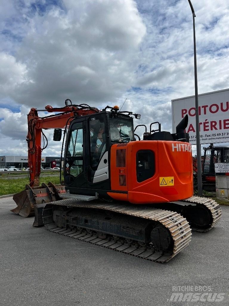 Hitachi ZX 135 US-6 履带挖掘机