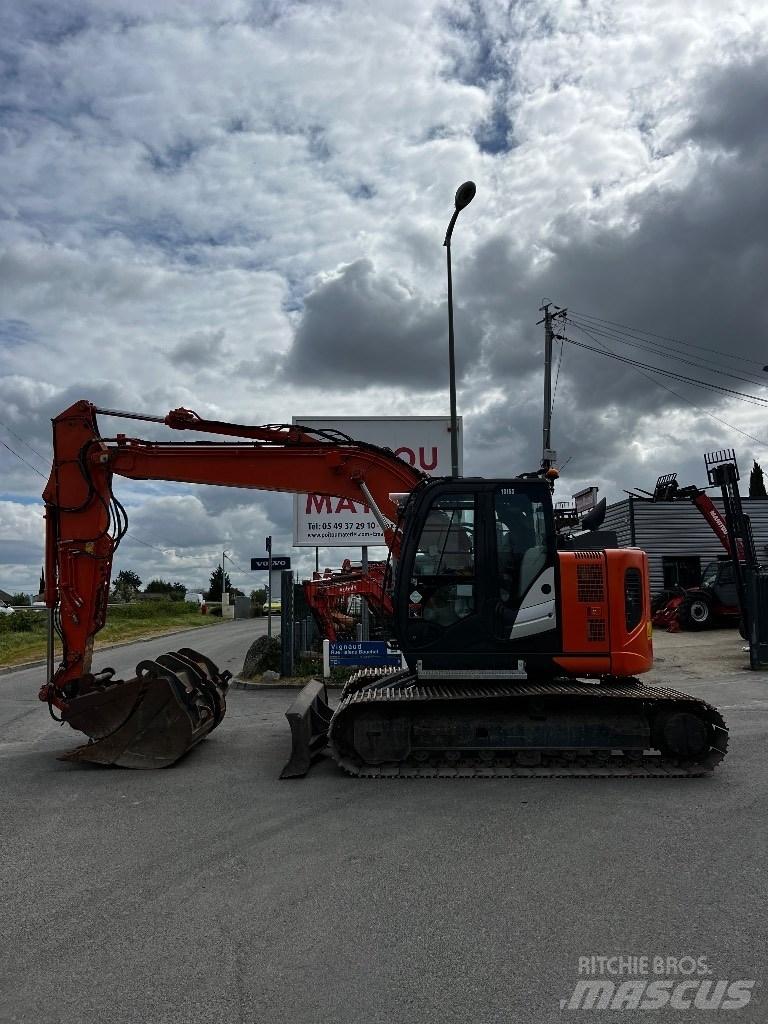 Hitachi ZX 135 US-6 履带挖掘机