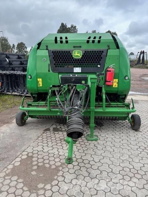 John Deere F 440 R 圆捆打捆机