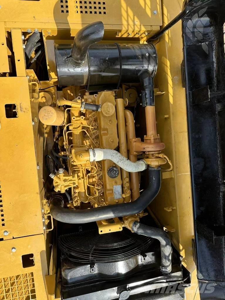 CAT 320 BL 履带挖掘机