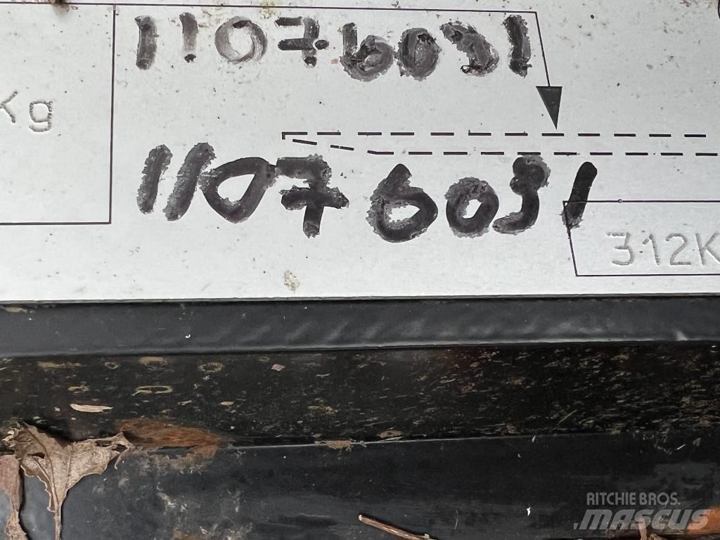 JCB QFIT HEADSTOCK 其他装载挖掘装置和配件
