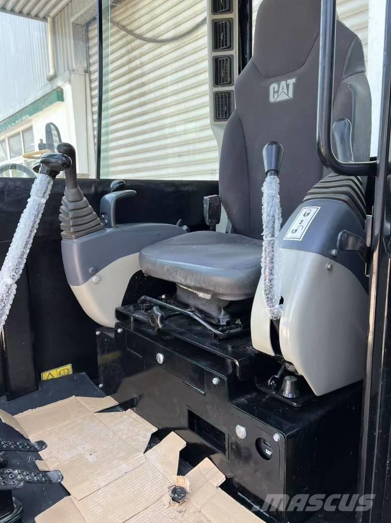 CAT 305.5E2 小型挖掘机