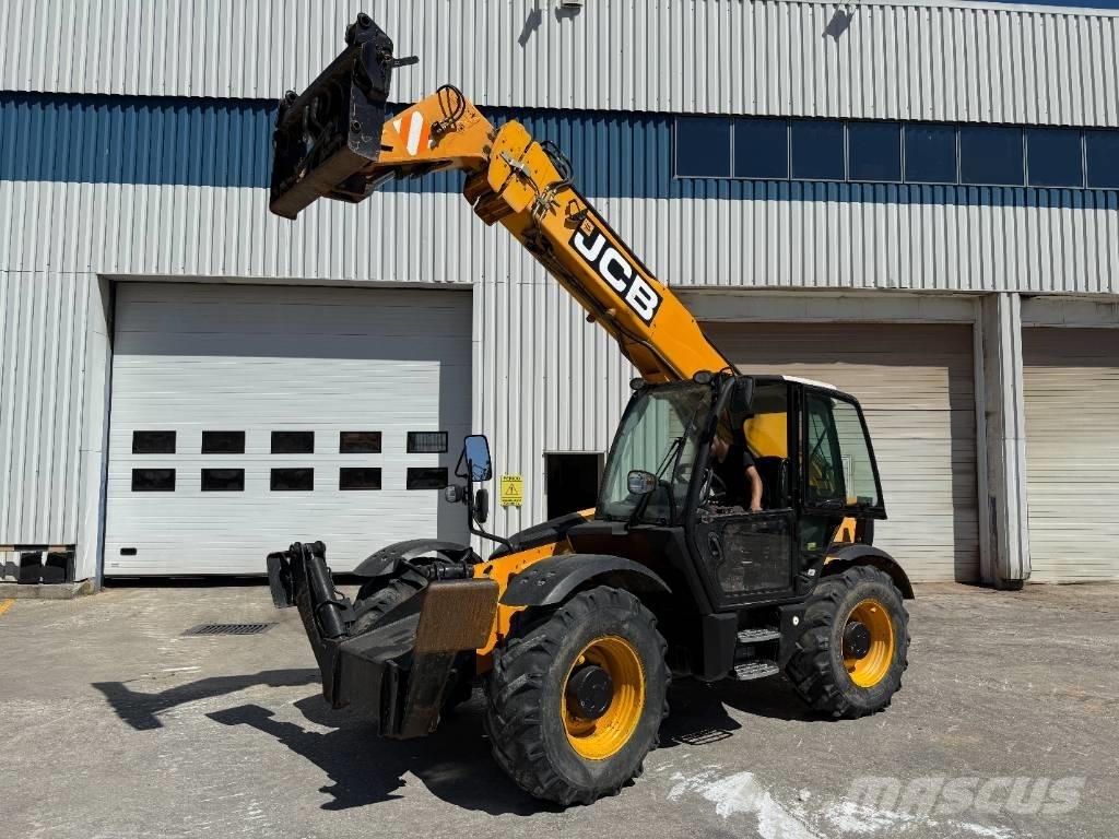 JCB 535-125 伸缩臂叉装车|叉装车