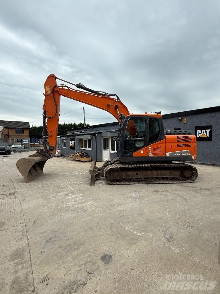Doosan DX 140 LC 履带挖掘机