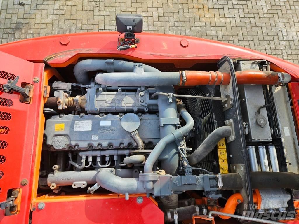 Doosan DX 140 W-3 轮式挖掘机