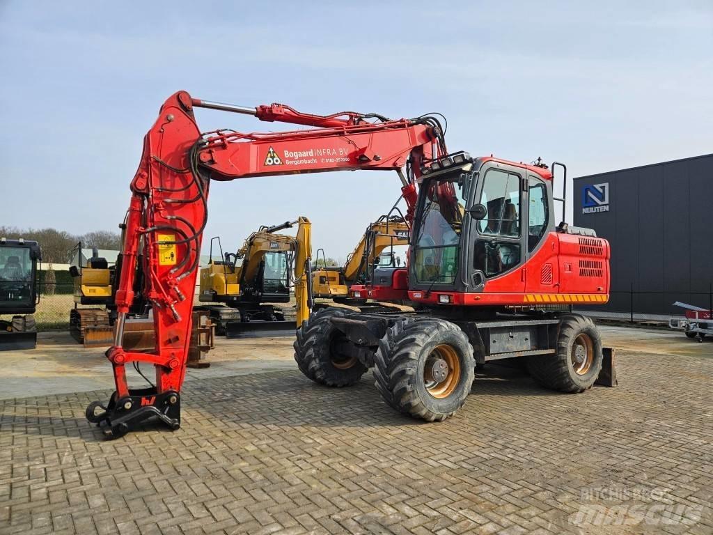 Doosan DX 140 W-3 轮式挖掘机