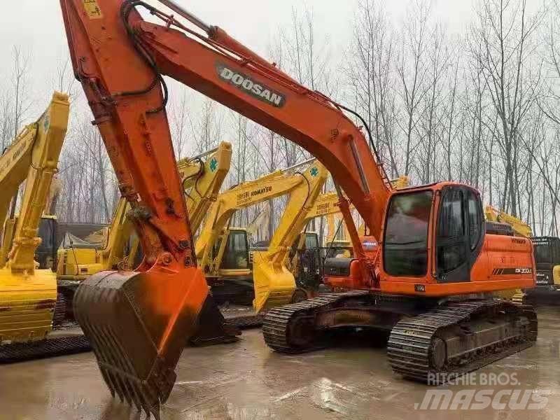 Doosan DX300LC 履带挖掘机