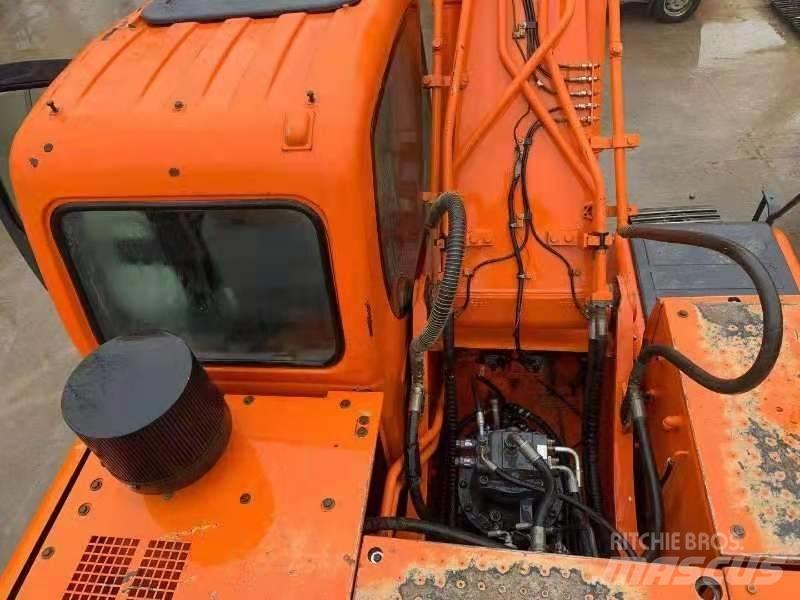 Doosan DX300LC 履带挖掘机