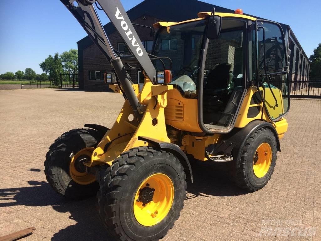 Volvo L 25 F 轮式装载机