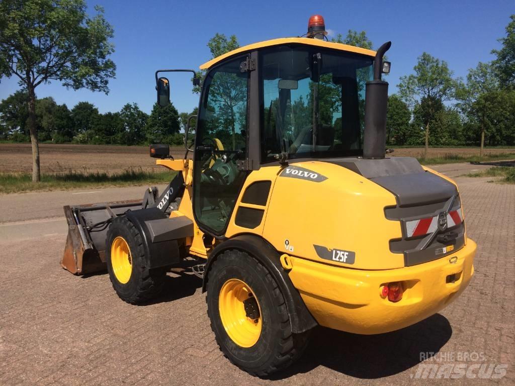 Volvo L 25 F 轮式装载机