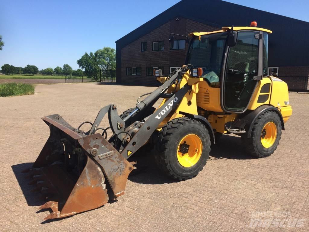 Volvo L 25 F 轮式装载机