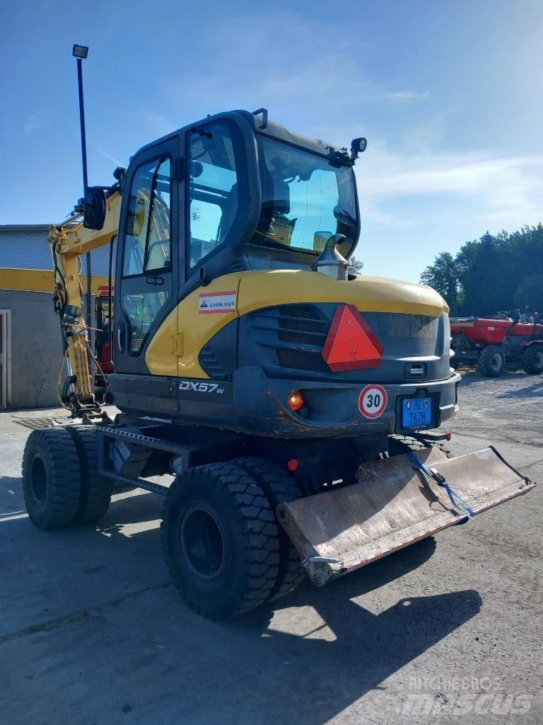 Doosan DX 57 W-5 轮式挖掘机
