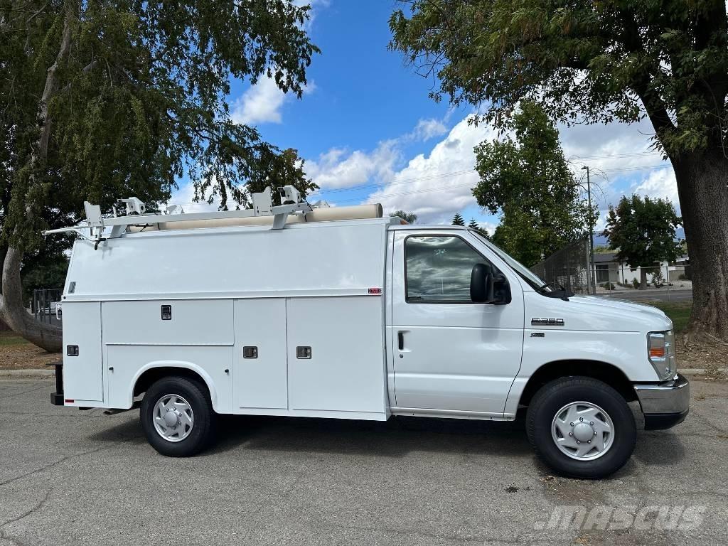 Ford E 350 皮卡车