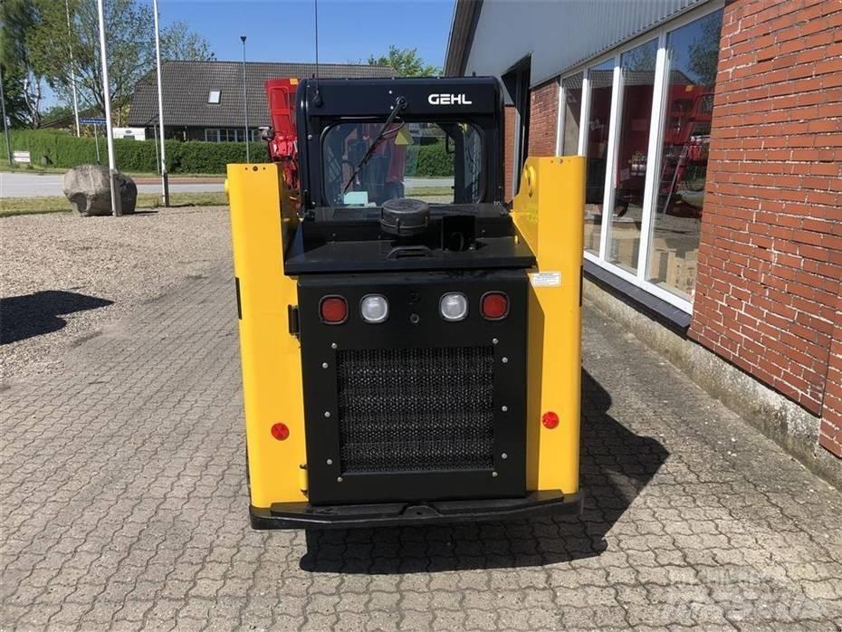 Gehl RT135 滑移装载机