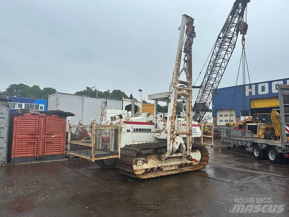 Liebherr RL 22 B 铺管机