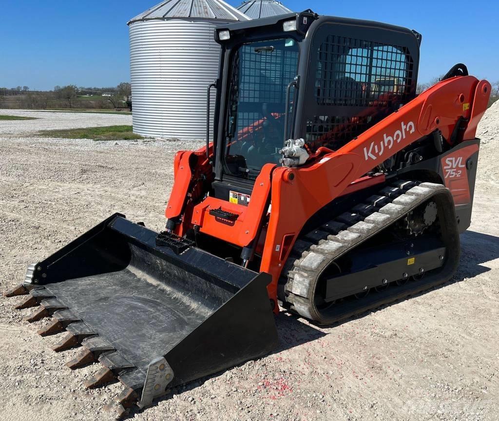 Kubota SVL75-2 滑移装载机