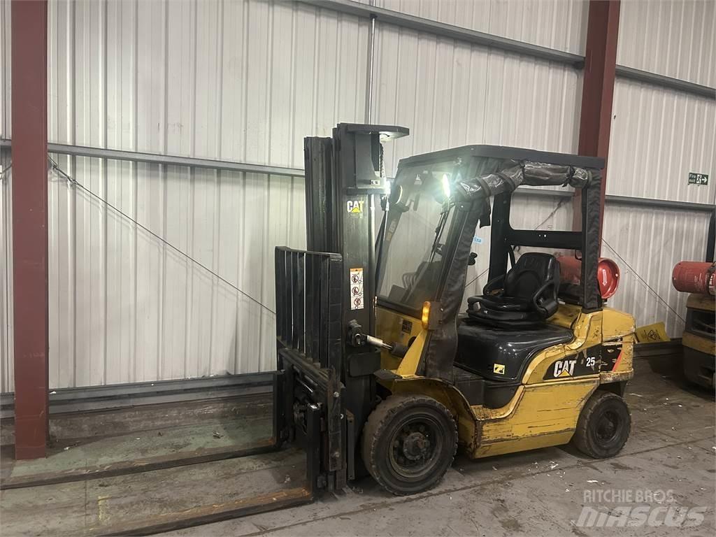 CAT GP25NT 天然气叉车