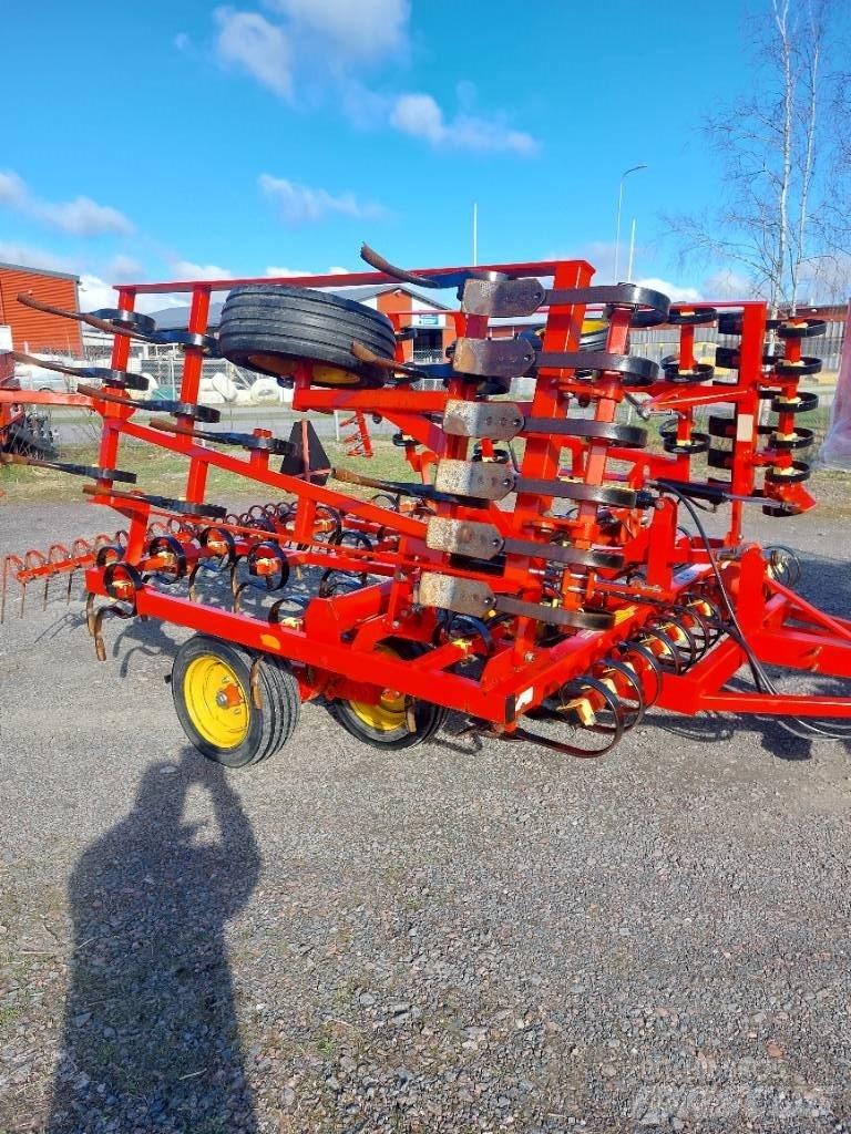 Väderstad NZF 450 钉齿耙