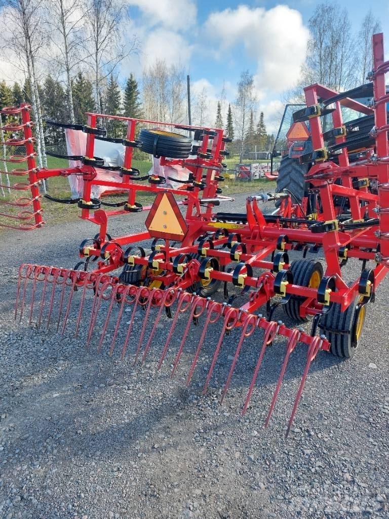 Väderstad NZF 450 钉齿耙
