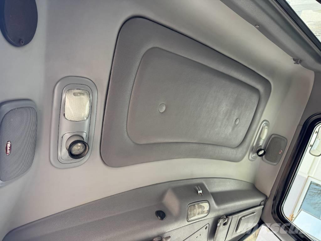 Peterbilt 389 牵引车