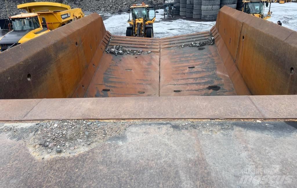 Komatsu 605-7 刚性自卸车