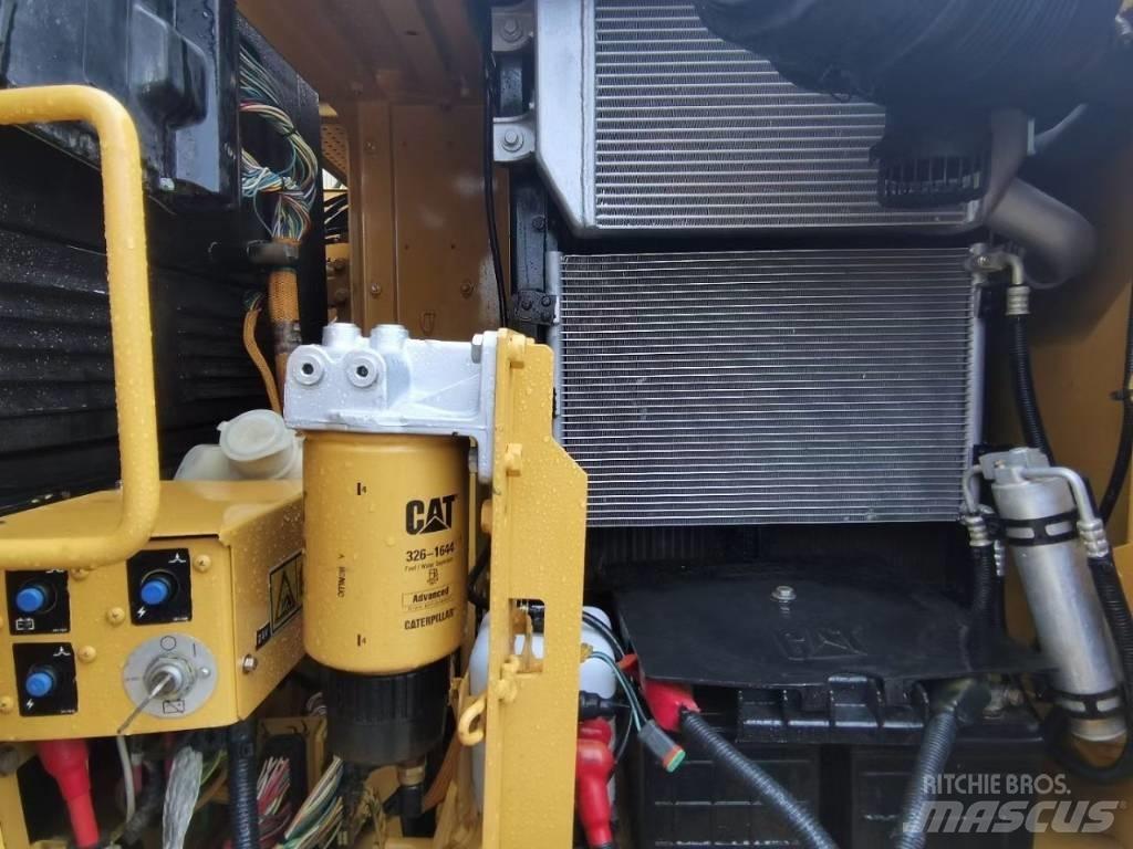 CAT 313D2GC 中型挖掘机