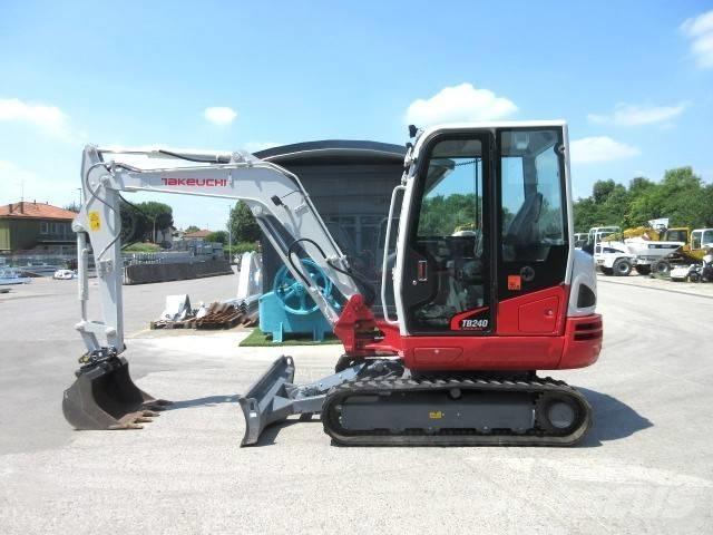 Takeuchi TB 240 小型挖掘机