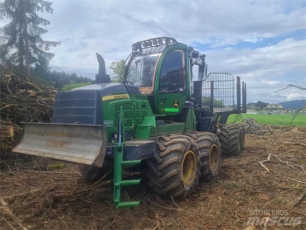 John Deere 1110 G 集运机