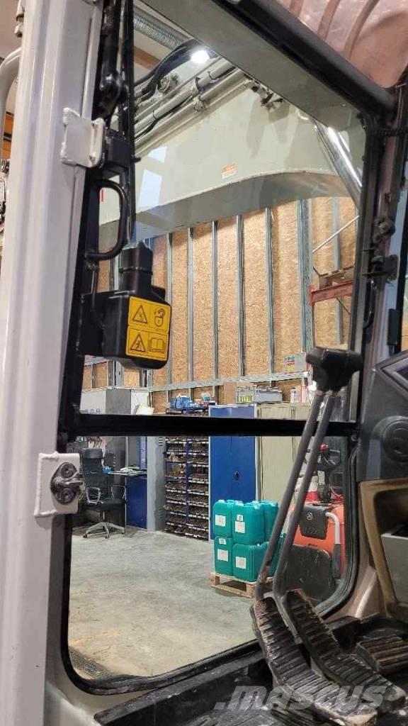 Takeuchi TB 2150 R 履带挖掘机