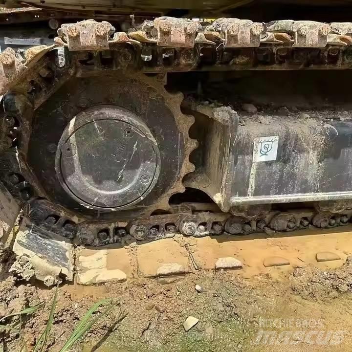 Komatsu PC70 履带挖掘机