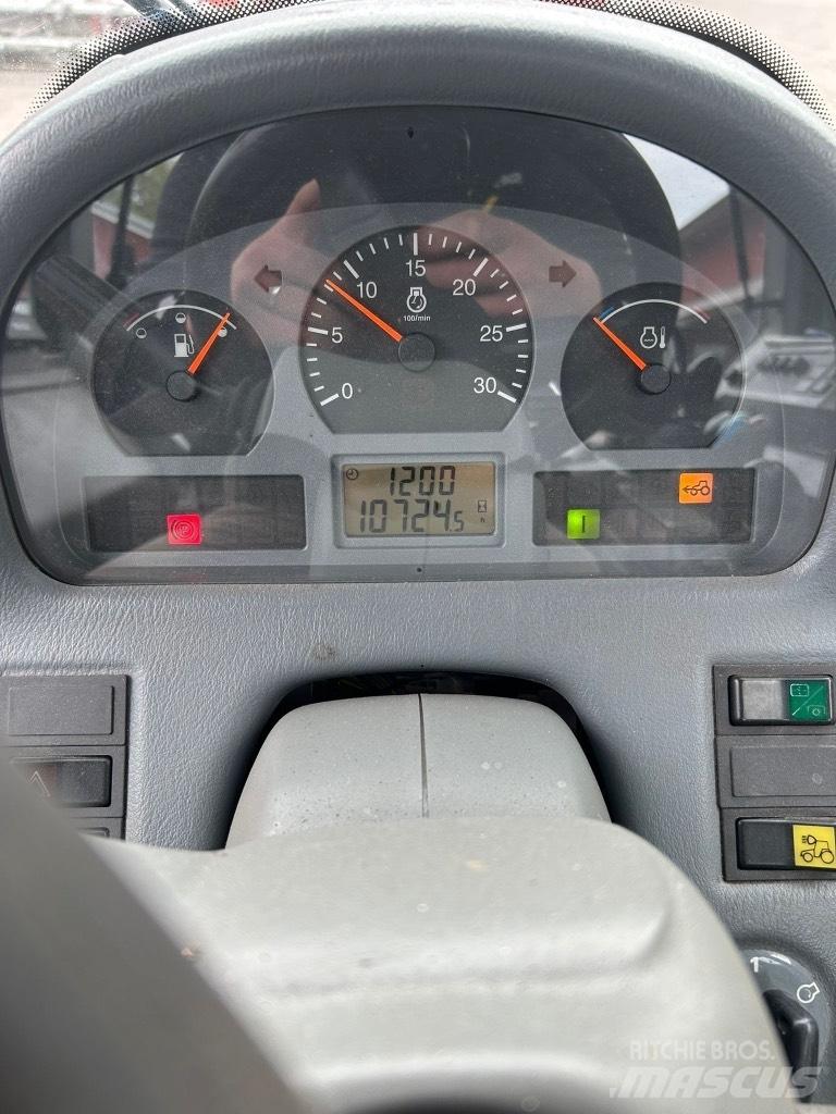 Valtra T 150 拖拉机/农用车