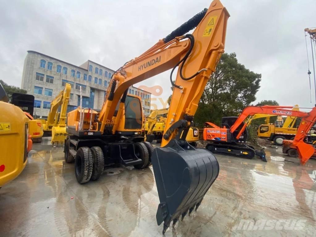 Hyundai 150W -7 轮式挖掘机