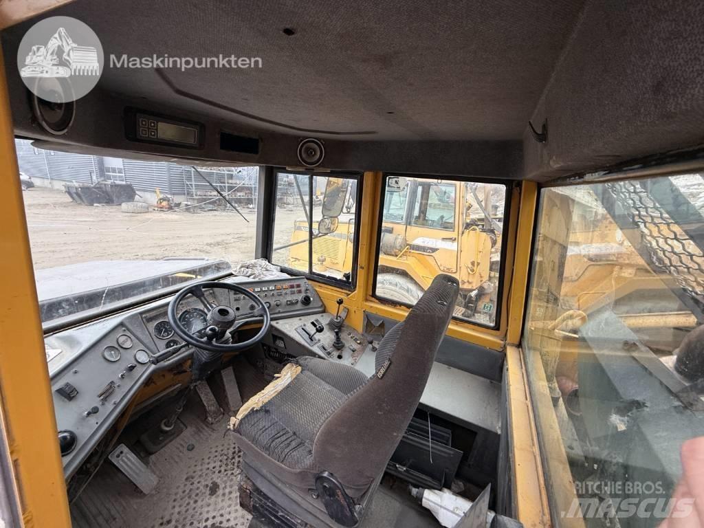 Volvo A 25 C 铰接式自卸车